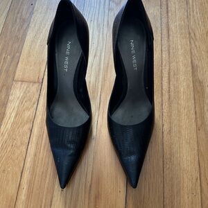 Nine West Black Pointed Toe Heels size 7